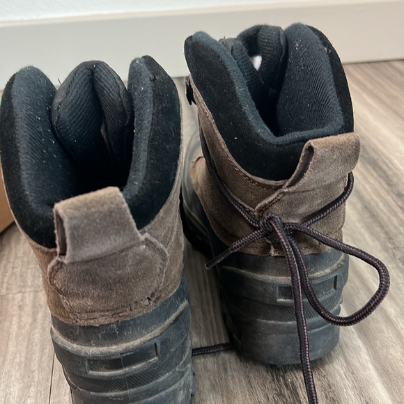 MOUNTAIN BOOTS FOR SNOW OR HIKING SIZE 7 - Picture 4 of 6